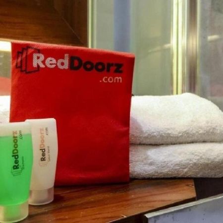 Reddoorz Plus @ Karet Setiabudi Yakarta Exterior foto
