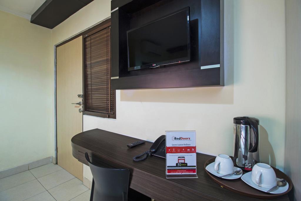 Reddoorz Plus @ Karet Setiabudi Yakarta Exterior foto