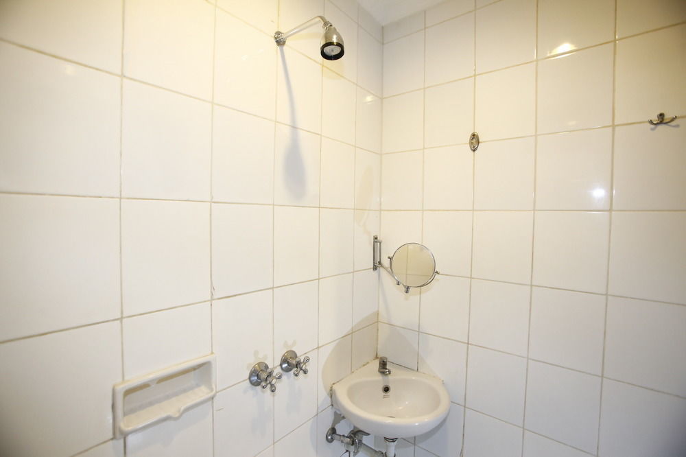 Reddoorz Plus @ Karet Setiabudi Yakarta Exterior foto