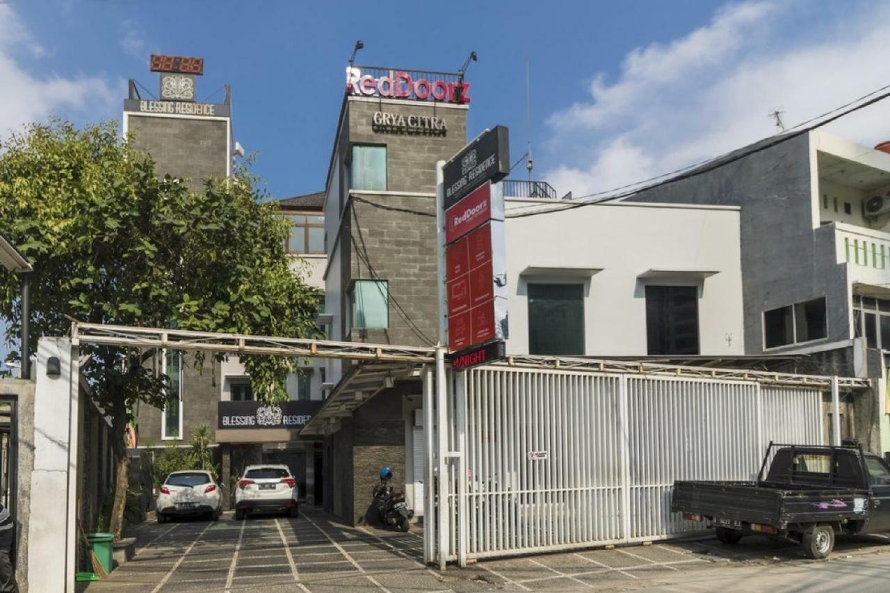 Reddoorz Plus @ Karet Setiabudi Yakarta Exterior foto