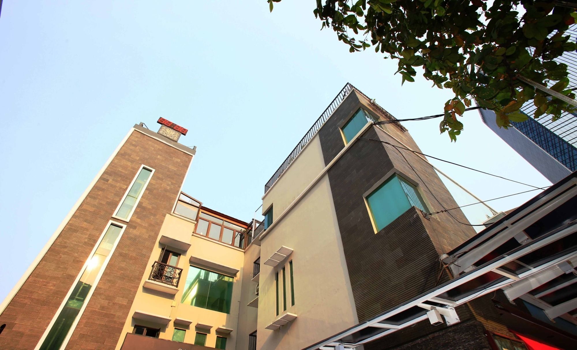 Reddoorz Plus @ Karet Setiabudi Yakarta Exterior foto