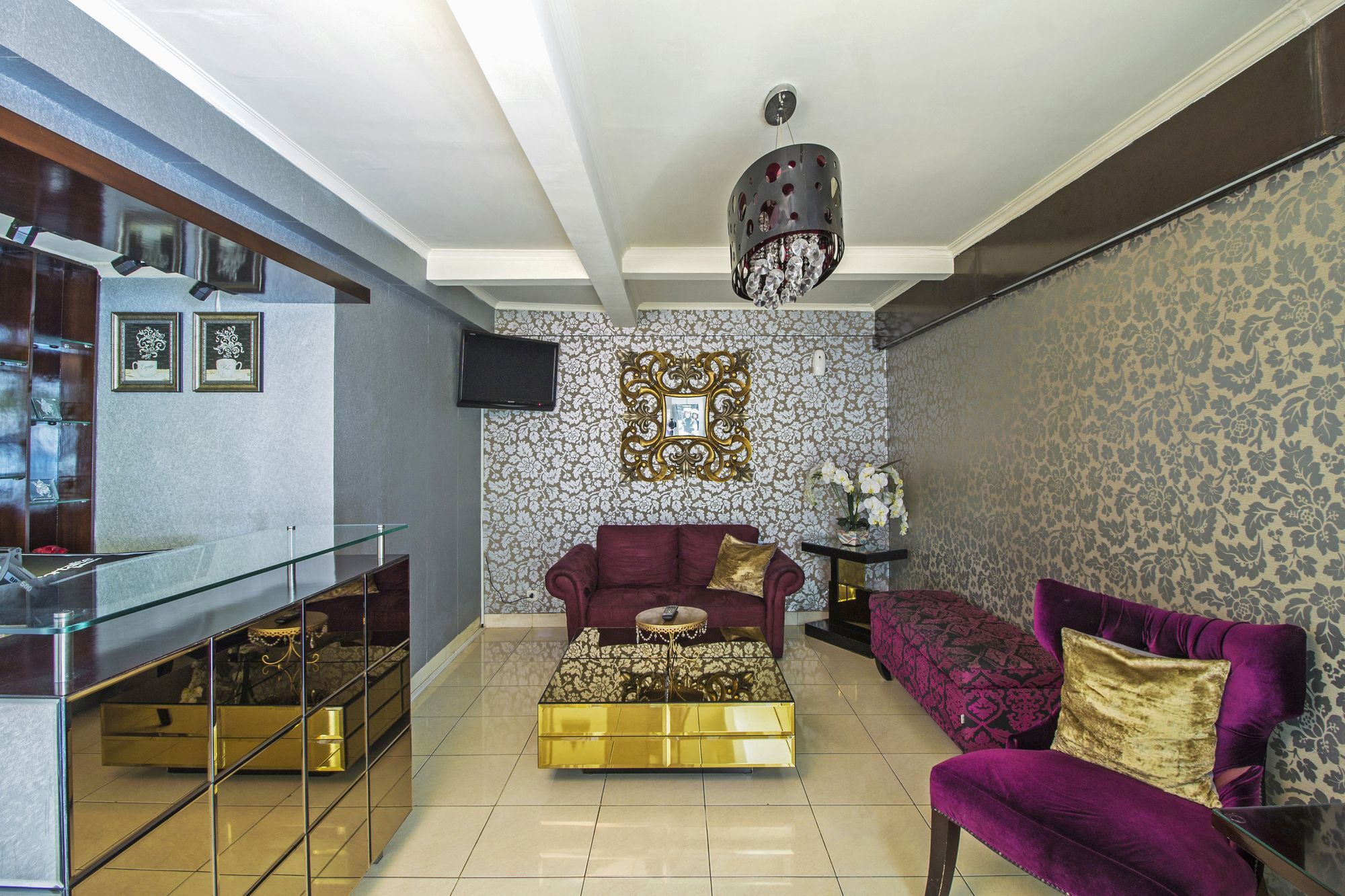 Reddoorz Plus @ Karet Setiabudi Yakarta Exterior foto