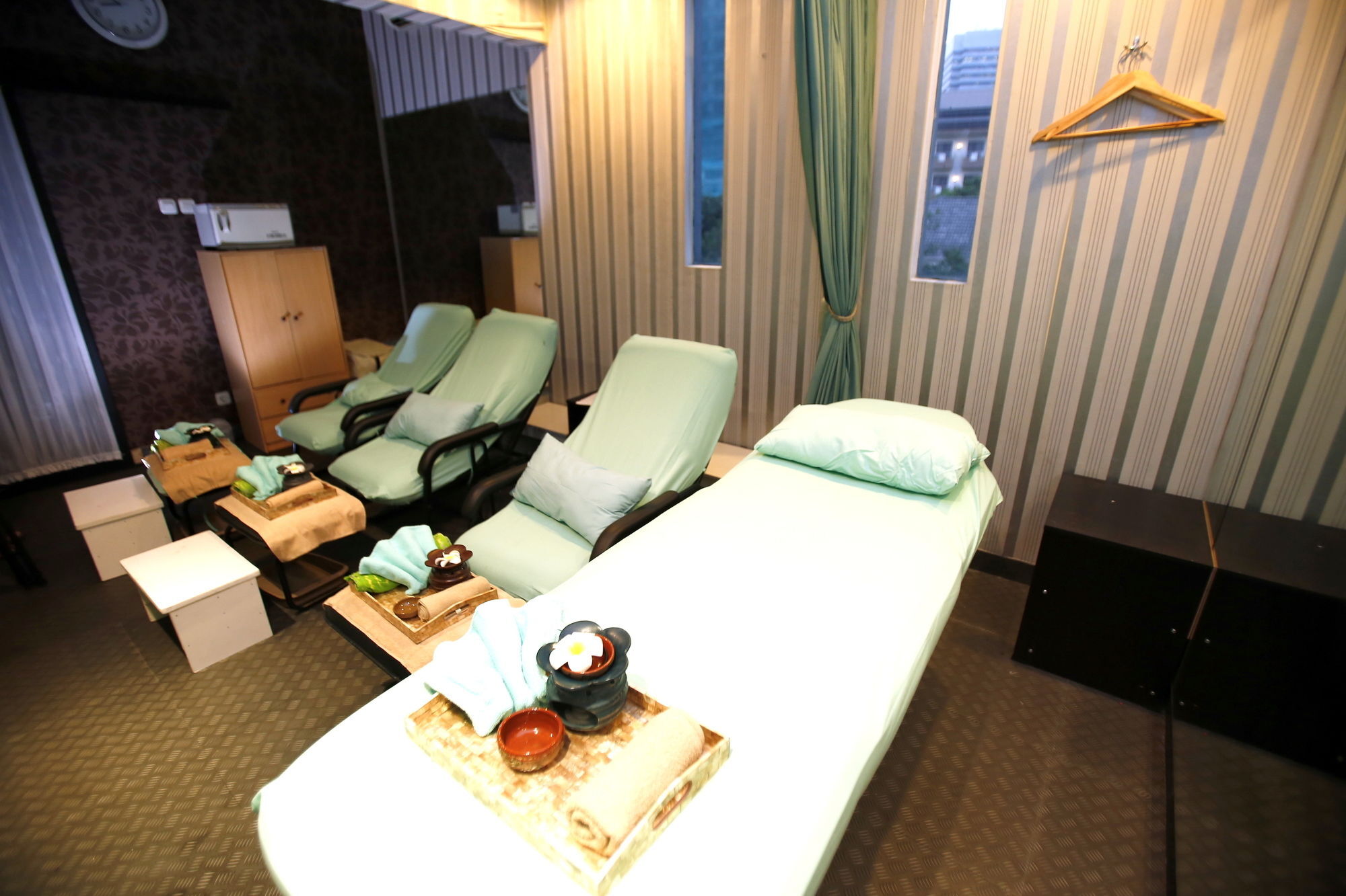 Reddoorz Plus @ Karet Setiabudi Yakarta Exterior foto