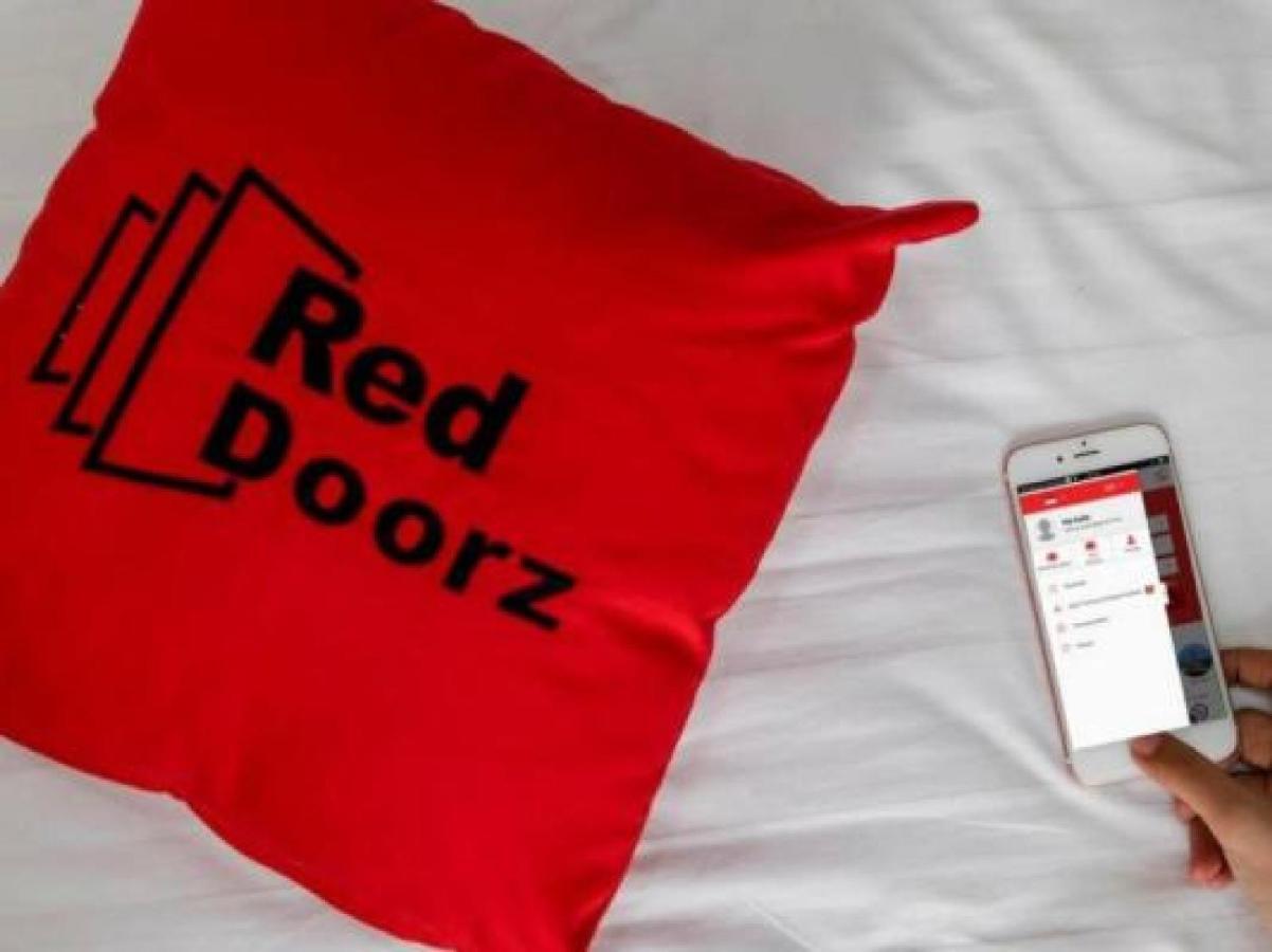 Reddoorz Plus @ Karet Setiabudi Yakarta Exterior foto
